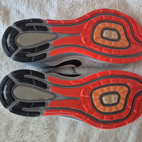 Nike Women's Gray and Orange Running Shoes GREAT CONDITION - Picture 8 of 8